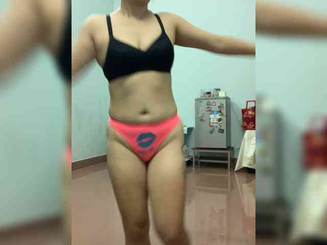 Phoebe90 webcam