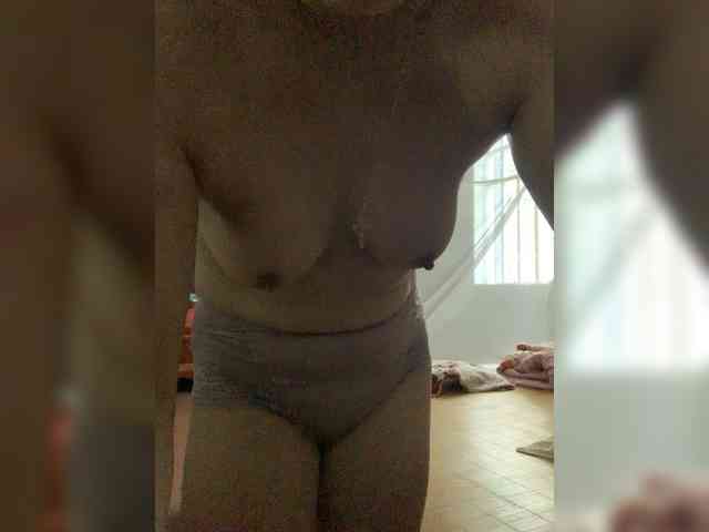 Phoebe90 webcam