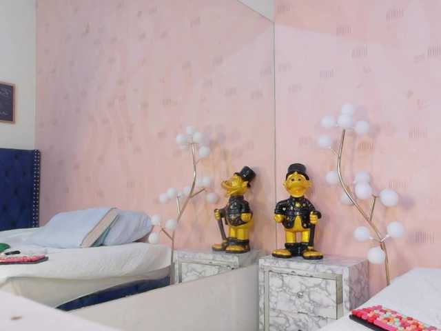 shyblacksweetiee's BongaCams show and profile