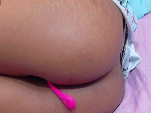 shyblacksweetiee's BongaCams show and profile