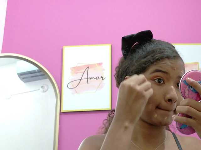 shyblacksweetiee's BongaCams show and profile