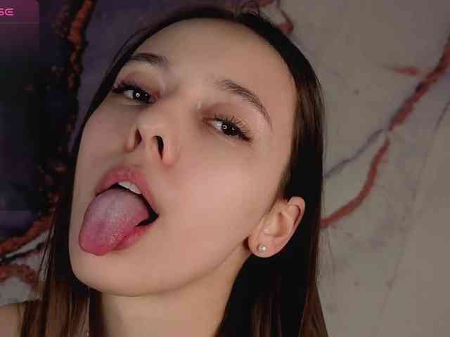 vikakismee Live Webcam on BongaCams