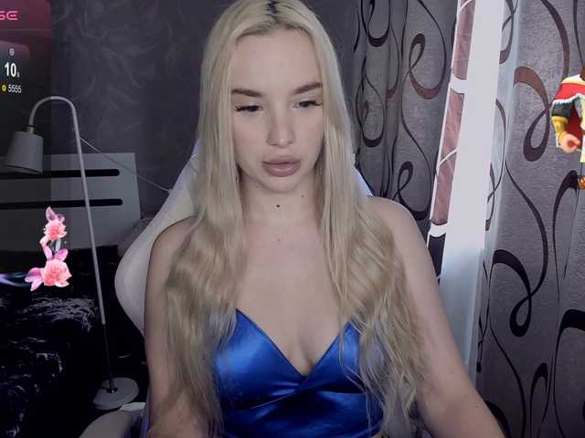 KiraKrox's BongaCams show and profile