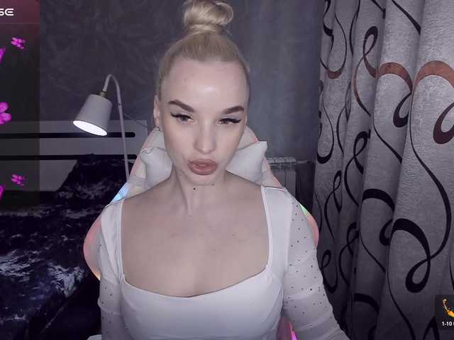 KiraKrox's BongaCams show and profile