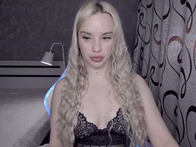 KiraKrox's BongaCams show and profile