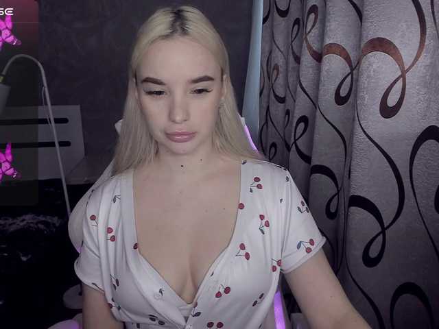 KiraKrox's BongaCams show and profile