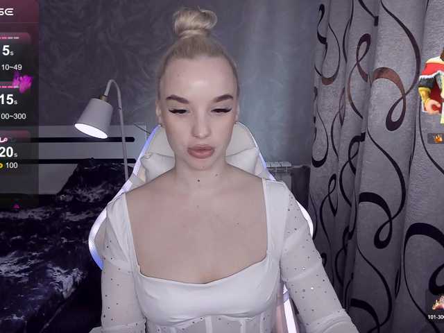 KiraKrox's BongaCams show and profile