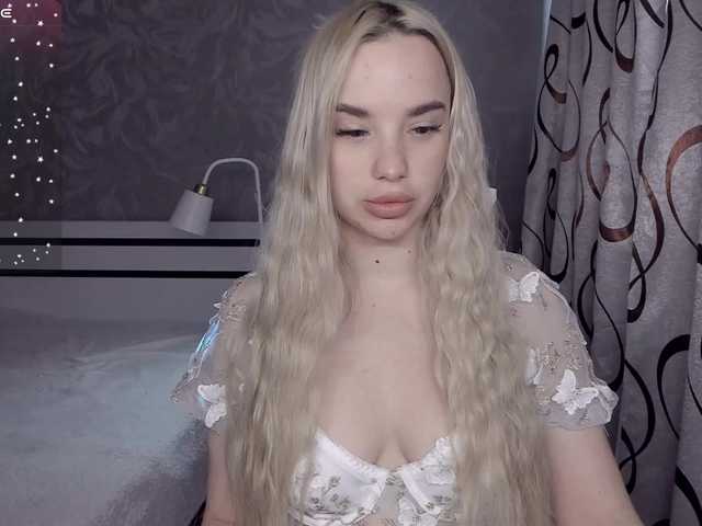 KiraKrox's BongaCams show and profile