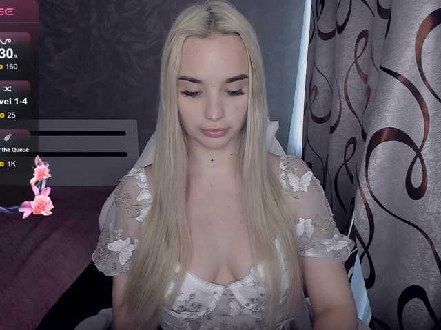 KiraKrox's BongaCams show and profile