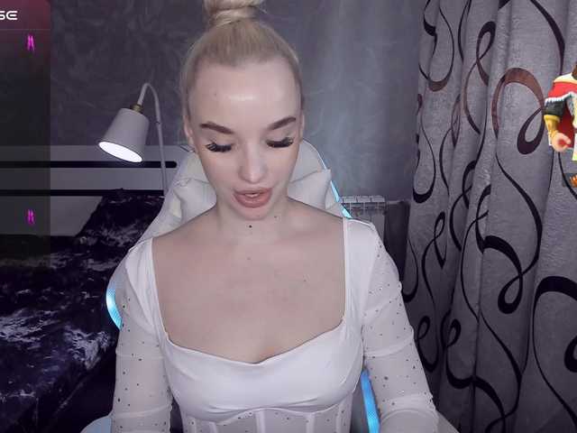 KiraKrox's BongaCams show and profile