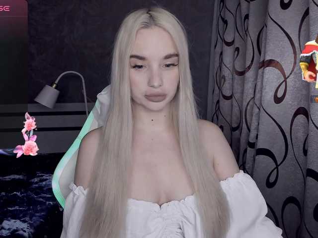 KiraKrox's BongaCams show and profile