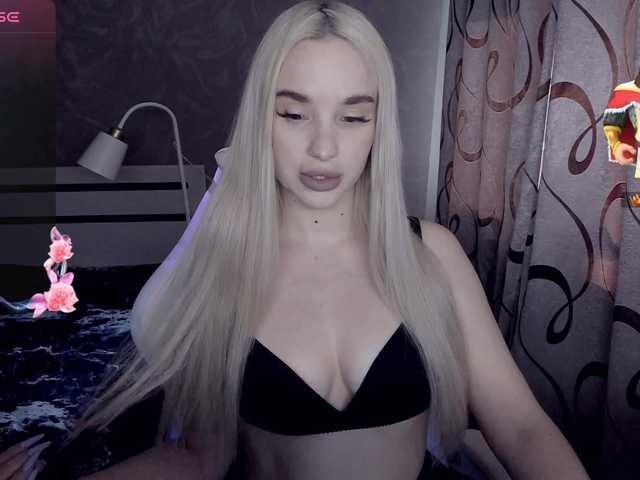 KiraKrox's BongaCams show and profile