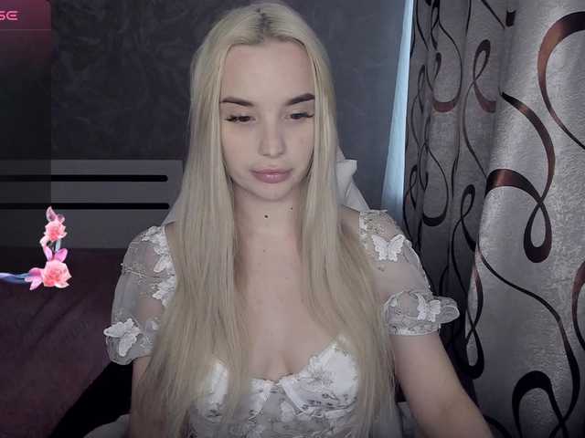 KiraKrox's BongaCams show and profile