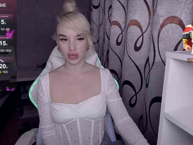 KiraKrox Live Webcam on BongaCams