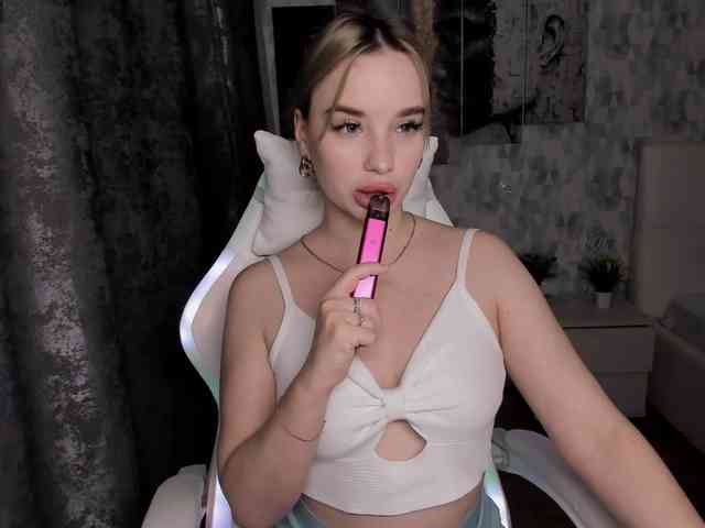 KiraKrox webcam