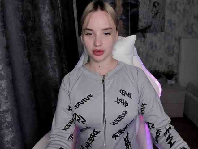 KiraKrox webcam