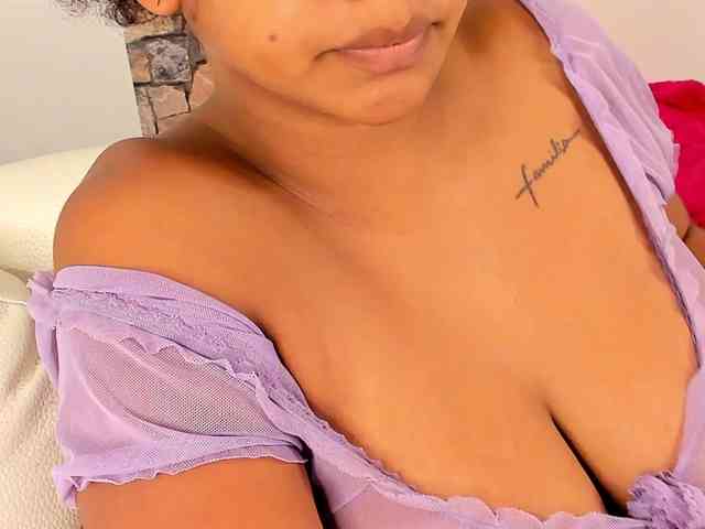 NinaCollinss webcam