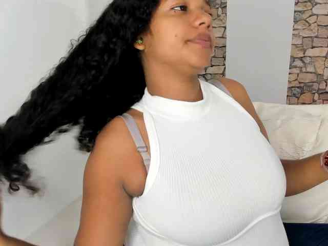 NinaCollinss webcam