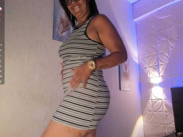 Emilly's BongaCams show and profile