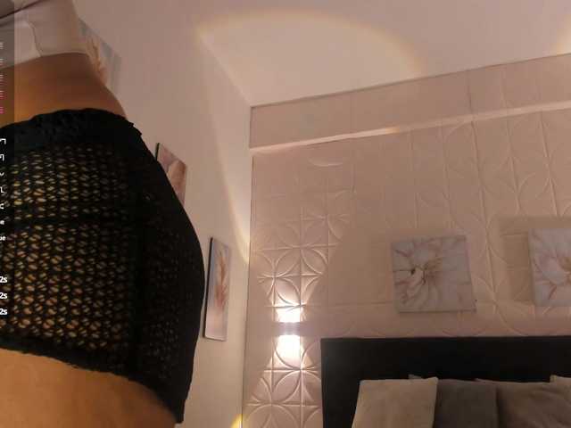 Emilly's BongaCams show and profile