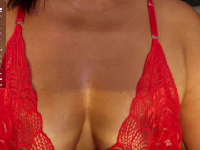 Emilly's BongaCams show and profile