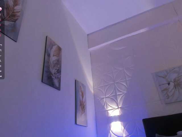 Emilly's BongaCams show and profile