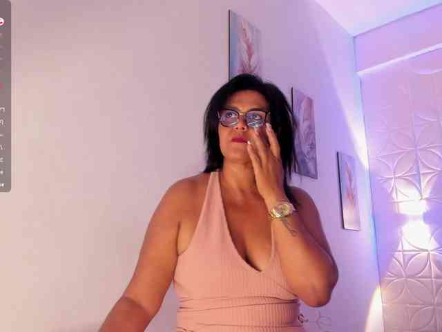 Emilly Live Webcam on BongaCams