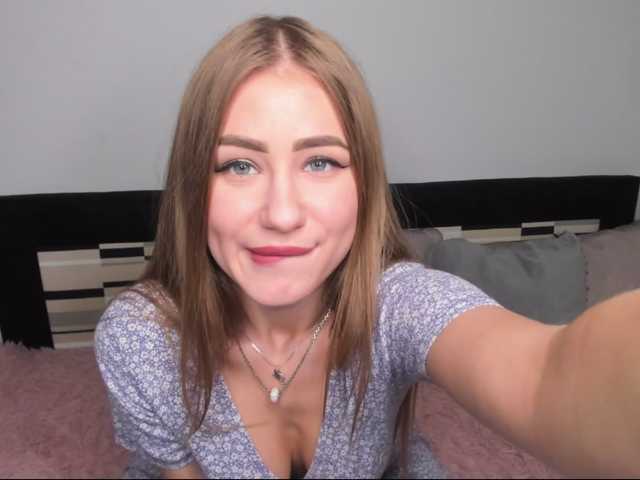 Primrose's BongaCams show and profile