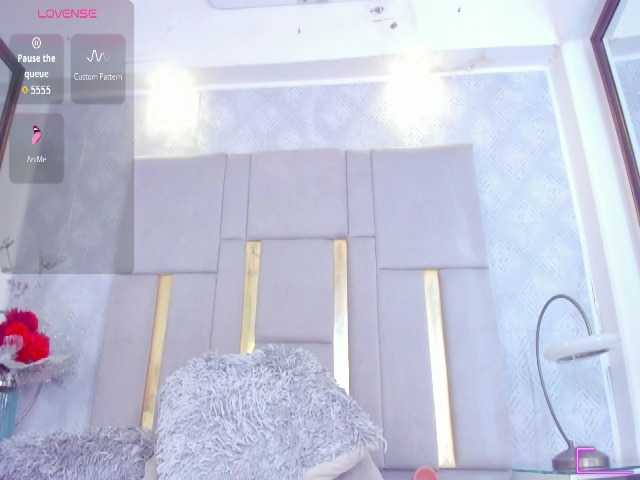 MilaSaenz's BongaCams show and profile