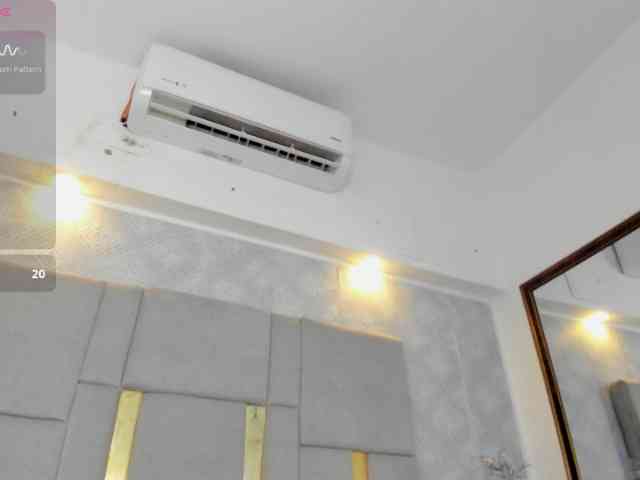 MilaSaenz webcam