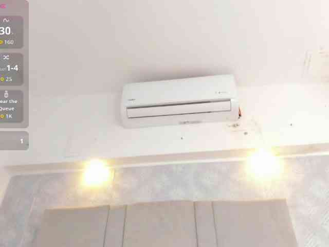 MilaSaenz webcam