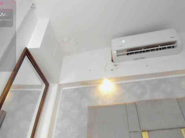 MilaSaenz webcam