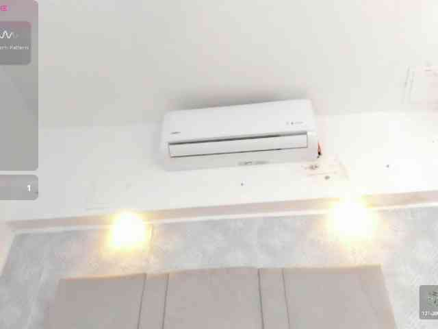 MilaSaenz webcam