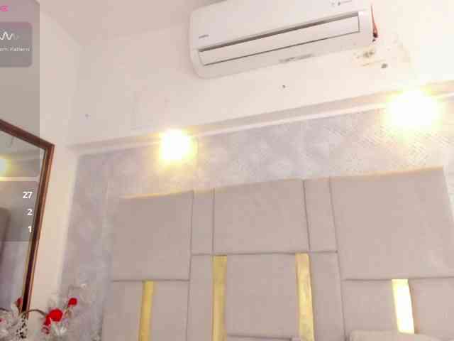 MilaSaenz webcam