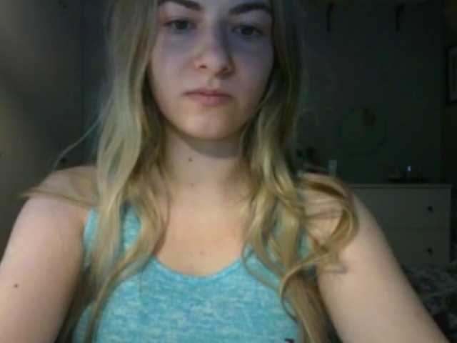 RosieJune webcam bongacams model stream image