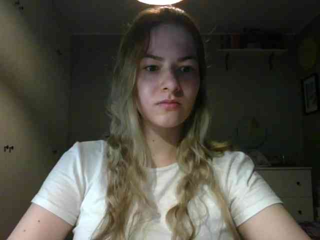 RosieJune webcam