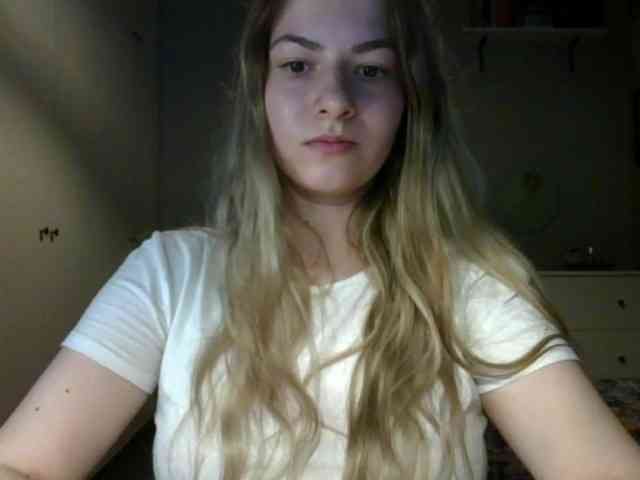 RosieJune webcam