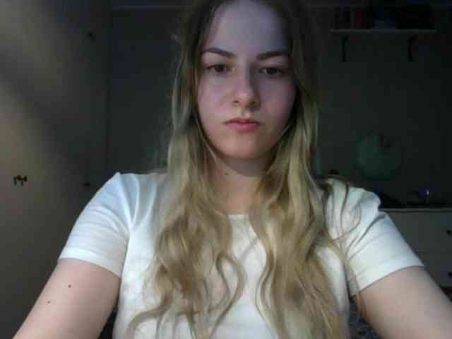 RosieJune webcam