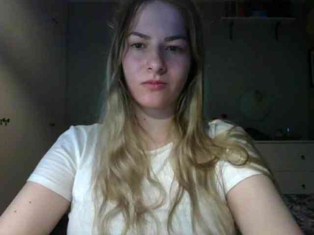 RosieJune webcam