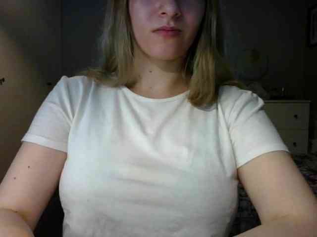RosieJune webcam