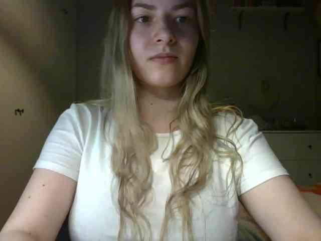 RosieJune webcam