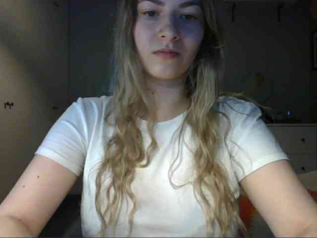 RosieJune webcam