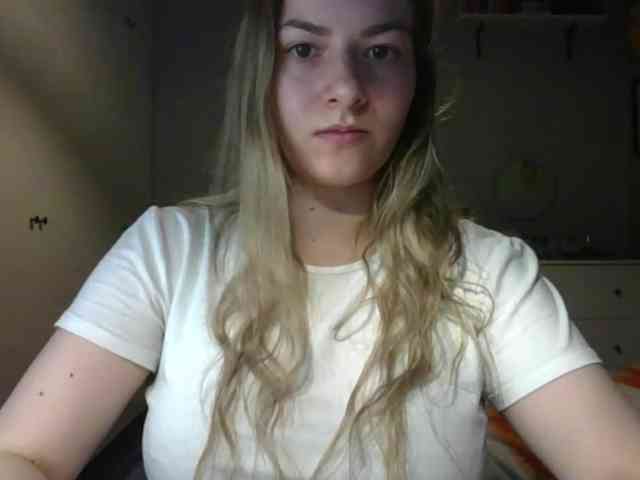 RosieJune webcam