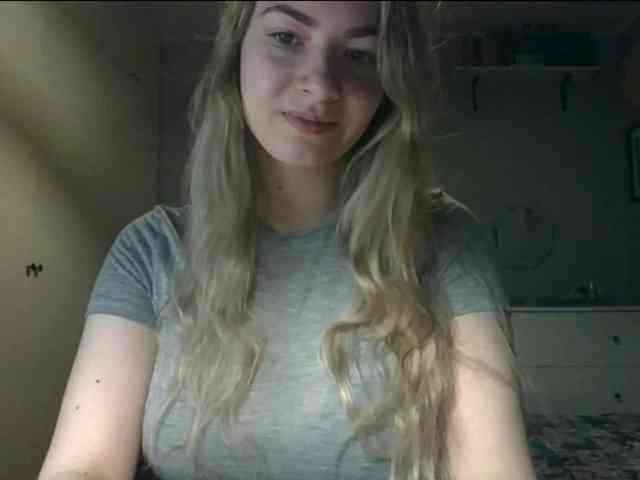 RosieJune webcam