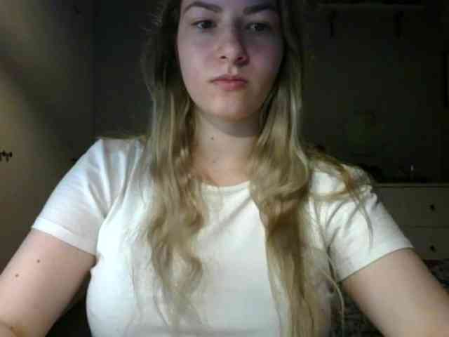 RosieJune webcam