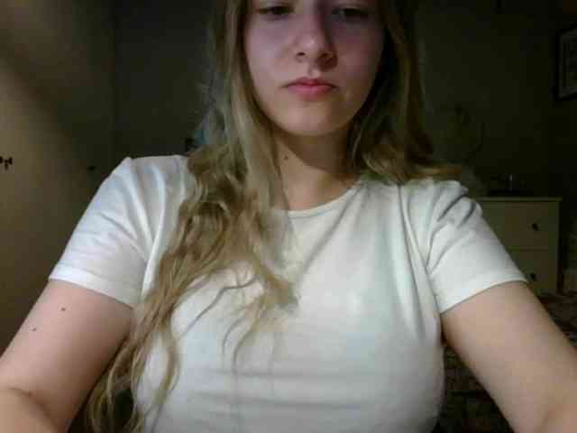RosieJune webcam