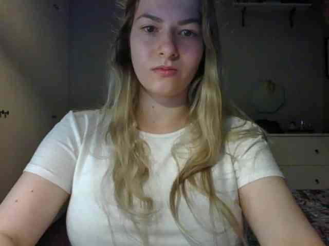 RosieJune webcam
