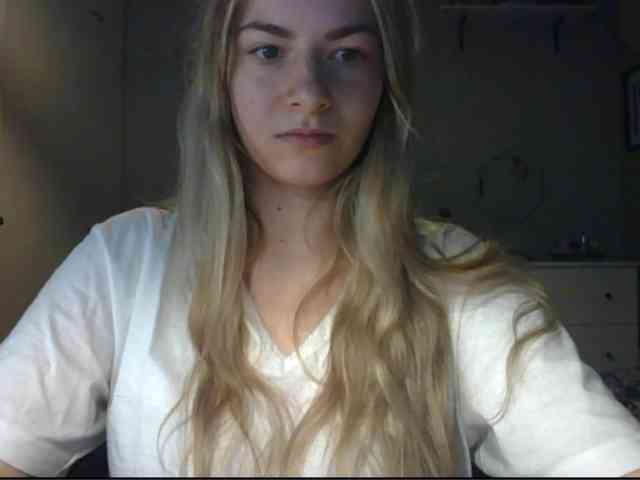 RosieJune webcam
