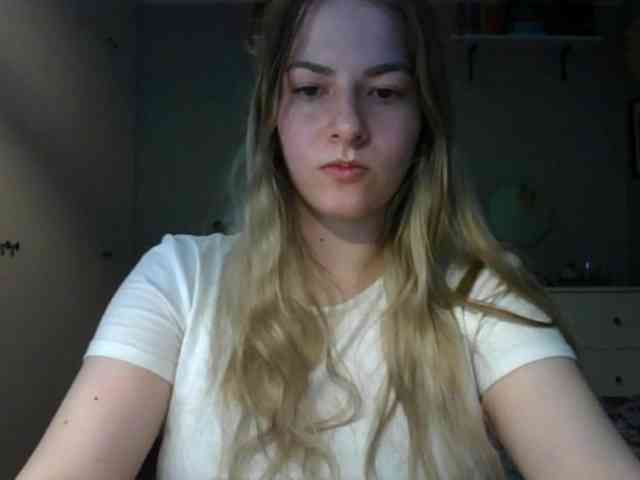 RosieJune webcam