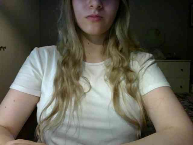 RosieJune webcam